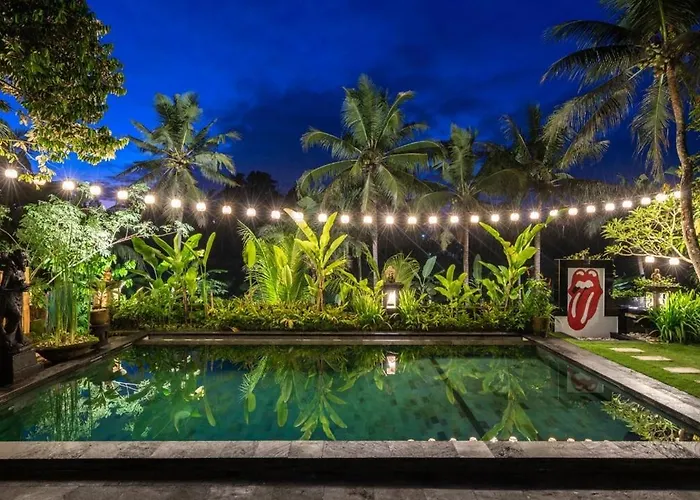 Ferienhaus Family Ubud, 2 Bedrooms, Shared Pool, Garden, Rice Field & Jungle Views *