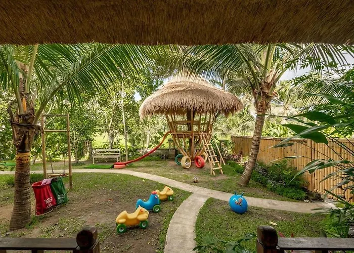 Ferienhaus Family Ubud, 2 Bedrooms, Shared Pool, Garden, Rice Field & Jungle Views Ubud
