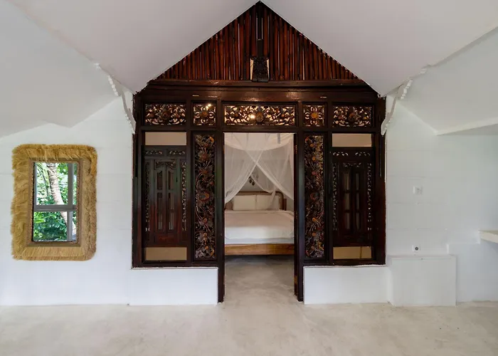 Family Ubud, 2 Bedrooms, Shared Pool, Garden, Rice Field & Jungle Views *
